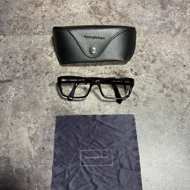 에르메네질도 제냐 뿔테 안경