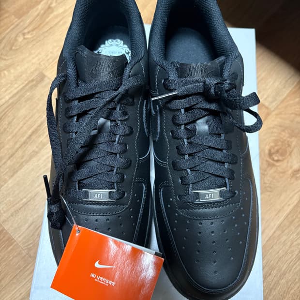 나이키 에어포스 1 '07 올블랙 280mm 새상품