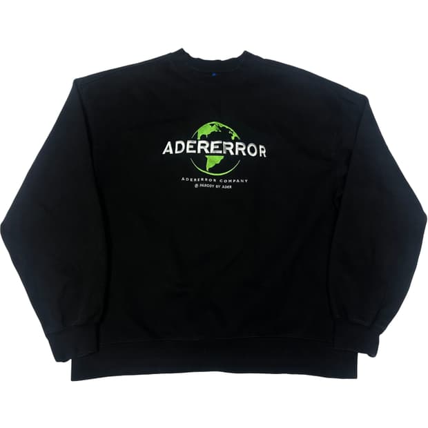 아더에러 19FW 블랙 지구본맨투맨 A2