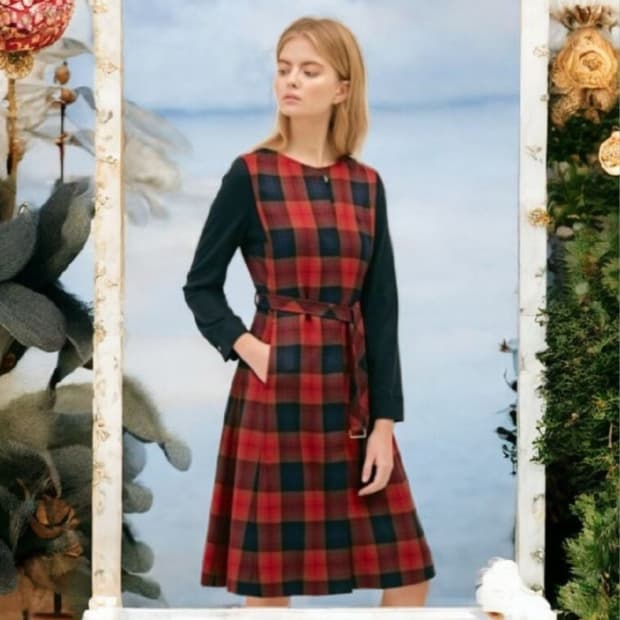 [미착용] 헤지스레이디스 레드 체크 벨트 울 미디 원피스 55