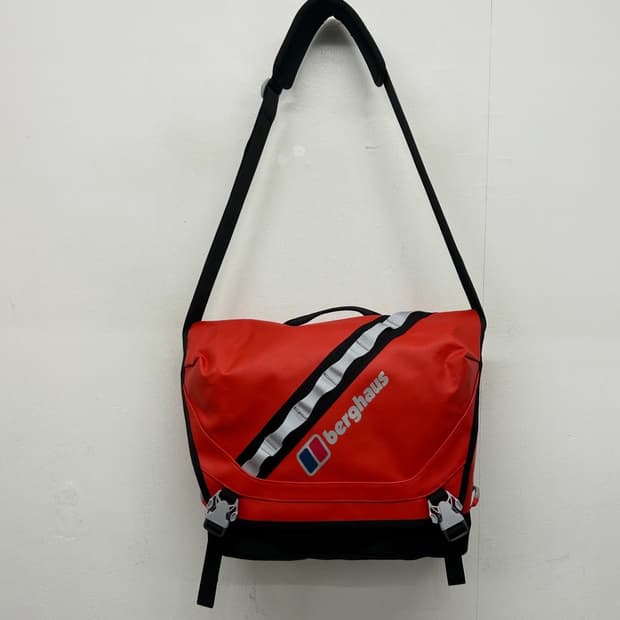 빈티지 버그하우스 레드 메신저백