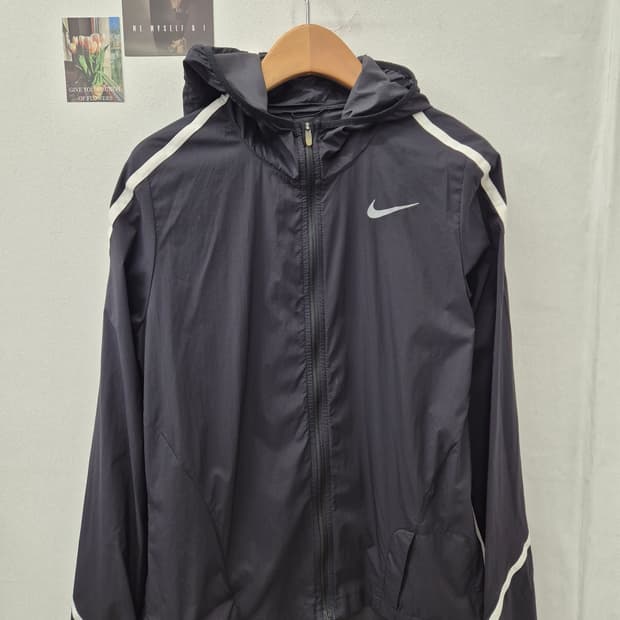 나이키 바람막이 자켓  감정 S
사이즈 