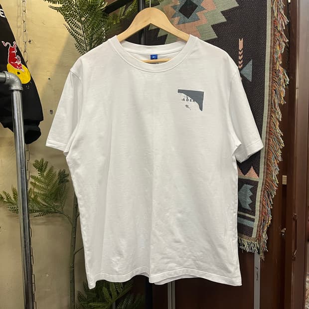 아더에러 화이트 반팔 티셔츠 #csz707