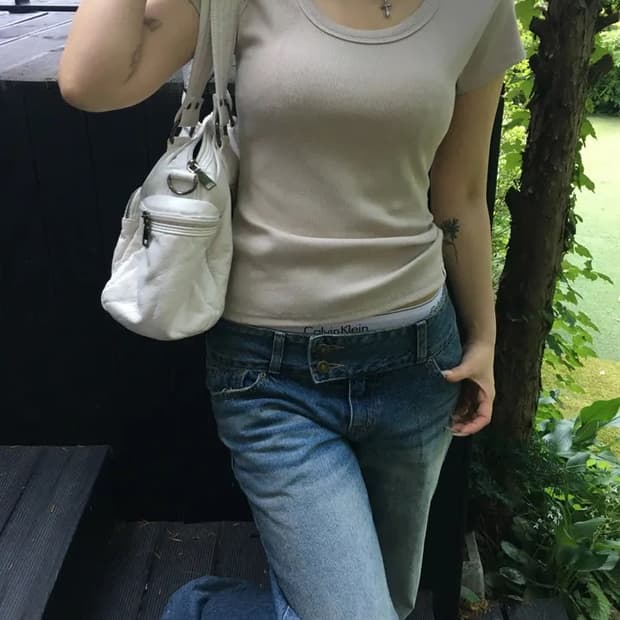 (미개봉) easeas basic ribbed U-neck t 연베이지