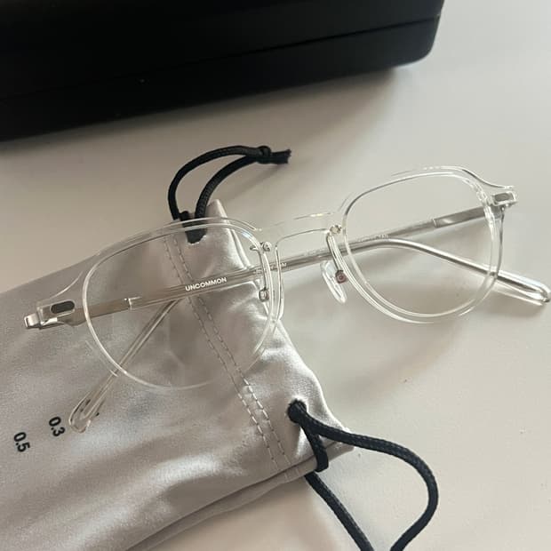 언커먼아이웨어 투명 뿔테 안경 안경테 / 젠틀몬스터 블루엘리펀트