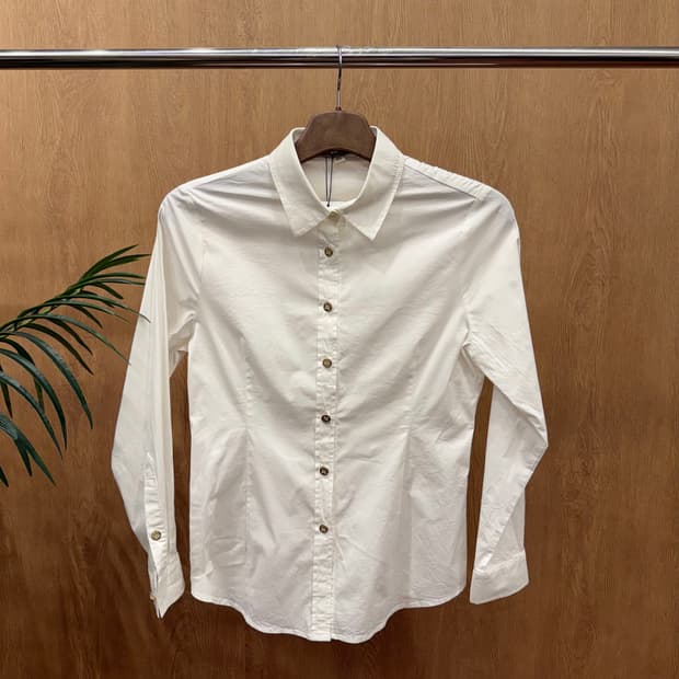 버버리 런던 코튼 셔츠 골드 로고 버튼 디테일 슬림핏 화이트