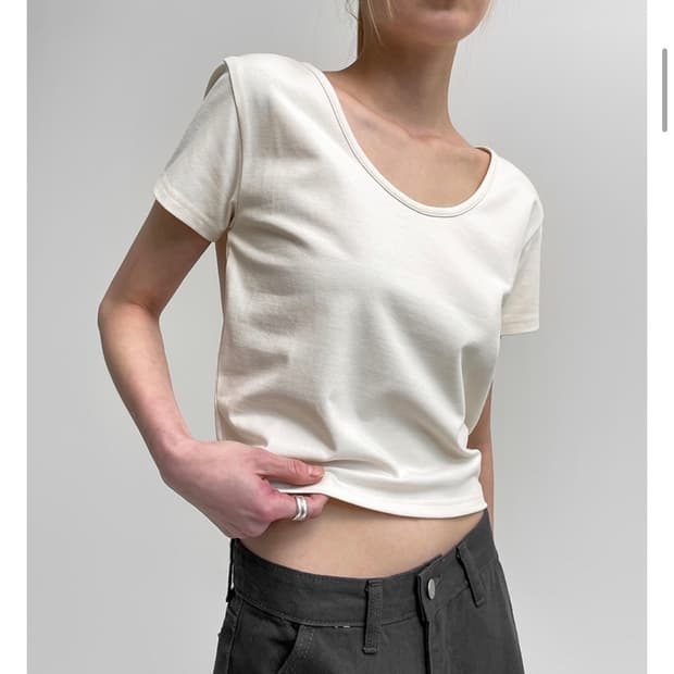 블랙업 유넥 크롭 반팔티