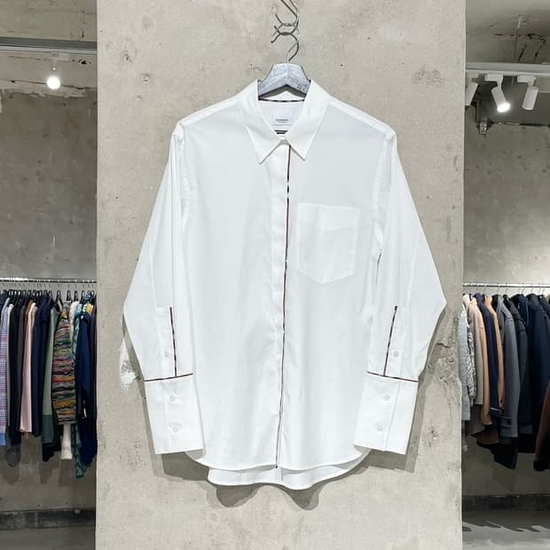 버버리 화이트 싱글 포켓 체크 트리밍 코튼 셔츠