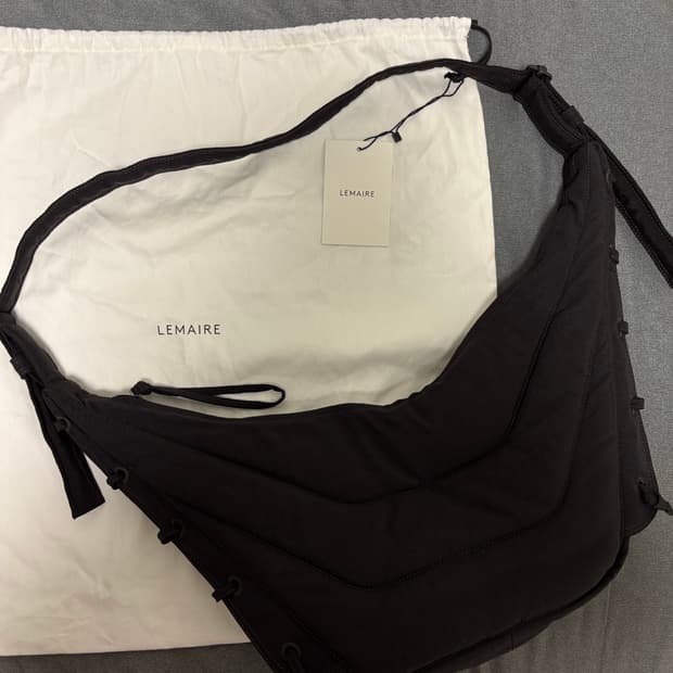 (새상품) 르메르 소프트 게임백 미디움 다크초콜릿