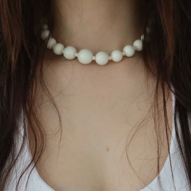 round beads necklace