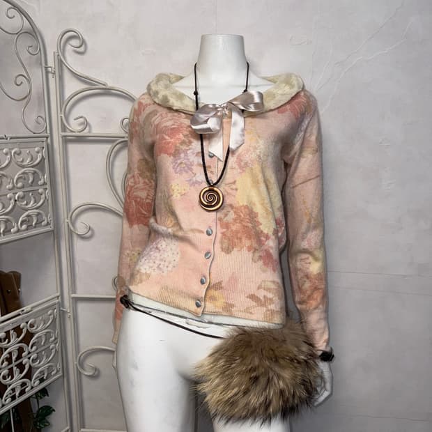 Baby pink vintage rose fur trimming 가디건