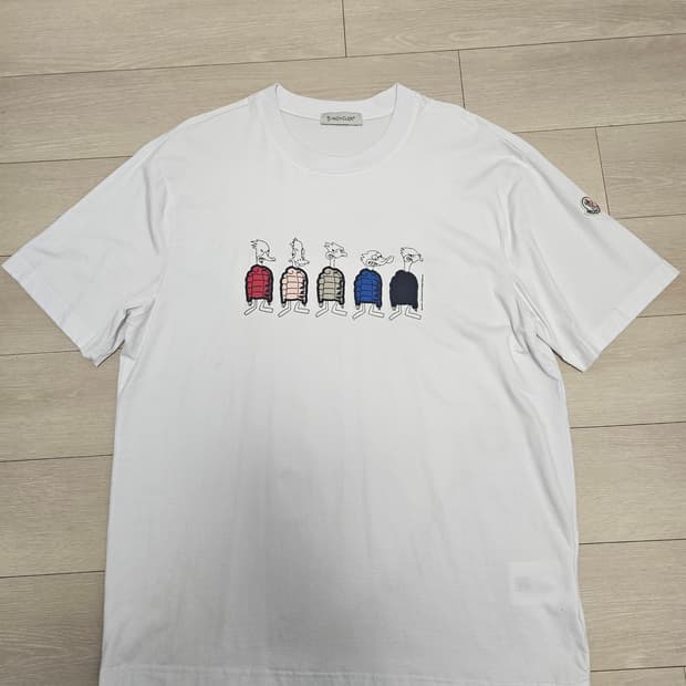 몽클레어 반팔티셔츠