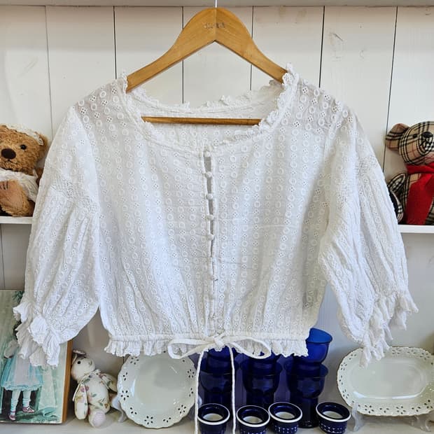레이스 크롭 블라우스
