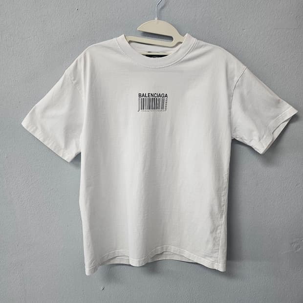 발렌시아가 바코드 반팔 티셔츠 화이트