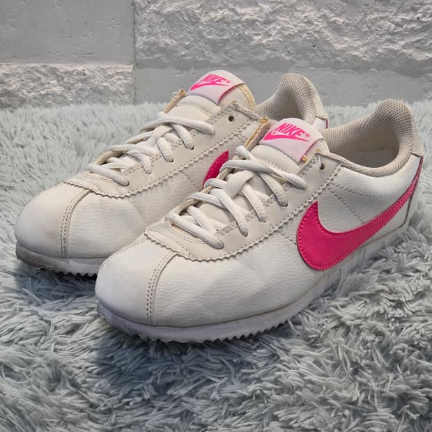 6q-28:나이키 코르테즈 핑크 스우시 화이트 러닝 스니커즈(23.5cm