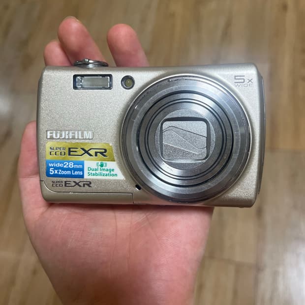 후지필름 f200exr 골드
