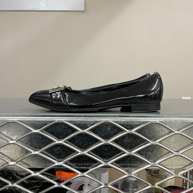 구찌 플랫슈즈 235