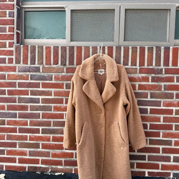 UGG 테디 롱 코트 (카멜 컬러)