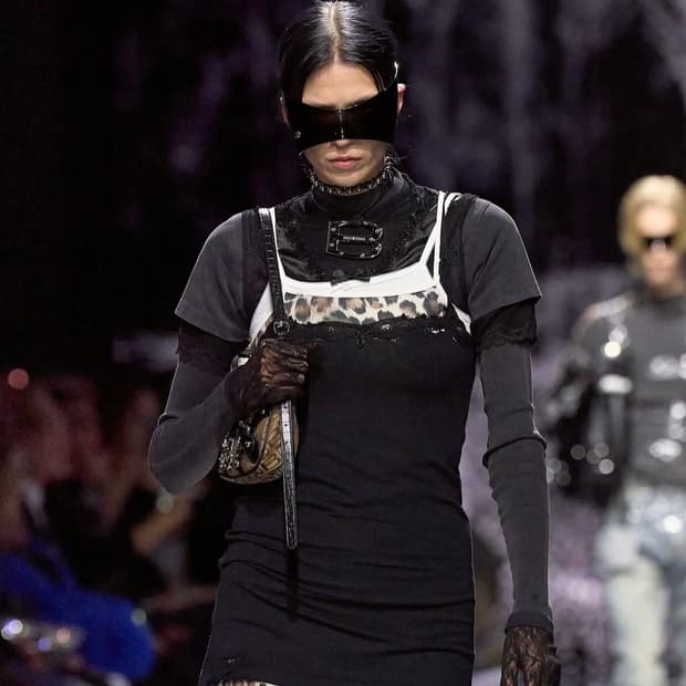 발렌시아가 에섹스 스몰 숄더백 에보니 베이지