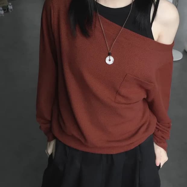 브릭 와플 오프숄더