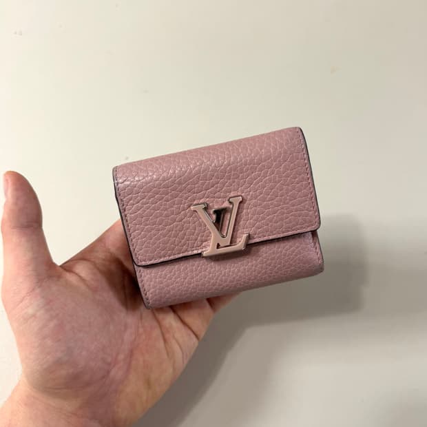 [정품/당일출고]루이비통 카퓌신 여성 반지갑