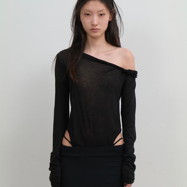 OJOS Curved Cut Layered Tee / Black