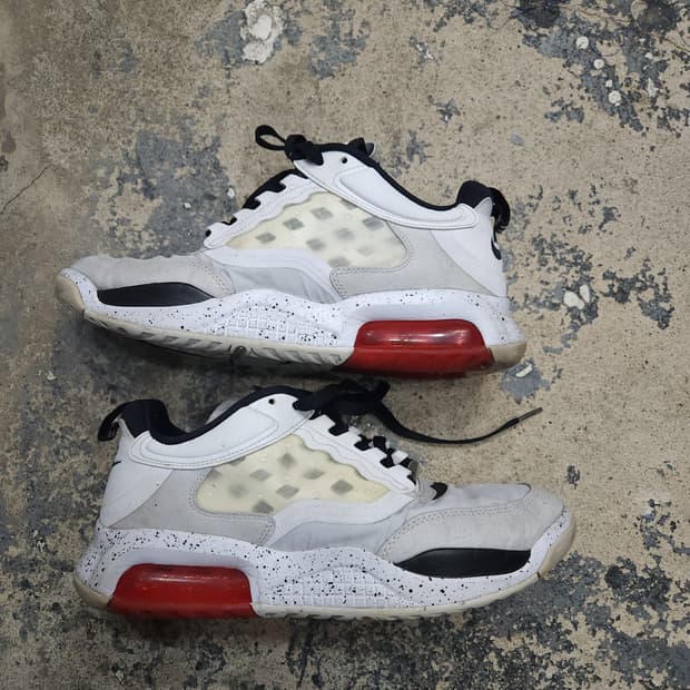 나이키 조던 에어맥스 200 흰검 270mm

