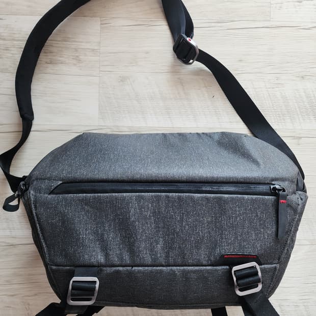 픽디자인 에브리데이 슬링백 V1 10L 카메라 가방 팜 차콜 색상 숄더백