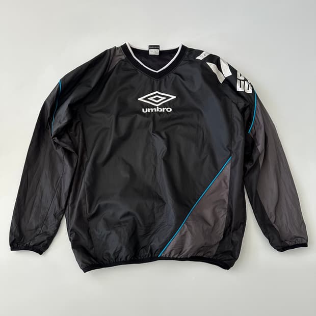 엄브로 umbro 로고 웜업