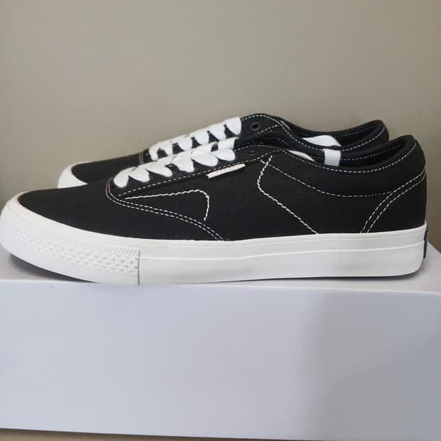 질스튜어트스포츠 스니커즈 260 새상품