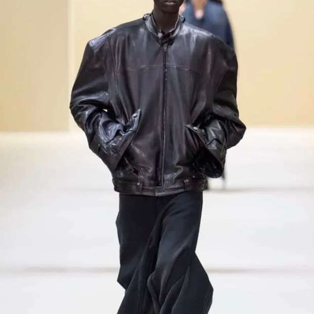 발렌시아가 디컨스트럭티드 레더 자켓 칸예 자켓