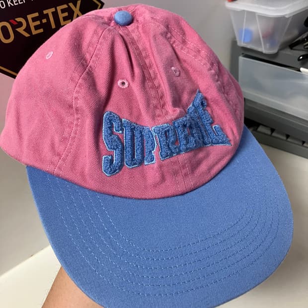 슈프림 셔닐로고 6판넬 볼캡 SS19