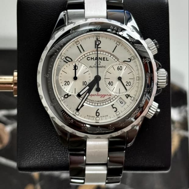 샤넬 j12 슈퍼레제라 크로노그레프 41mm