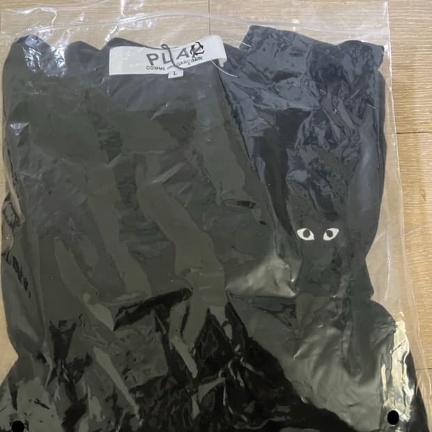 꼼데 블랙하트 검정티