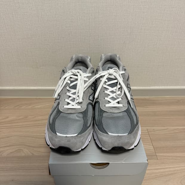 뉴발란스 990v4 메이드 인 USA 그레이 실버