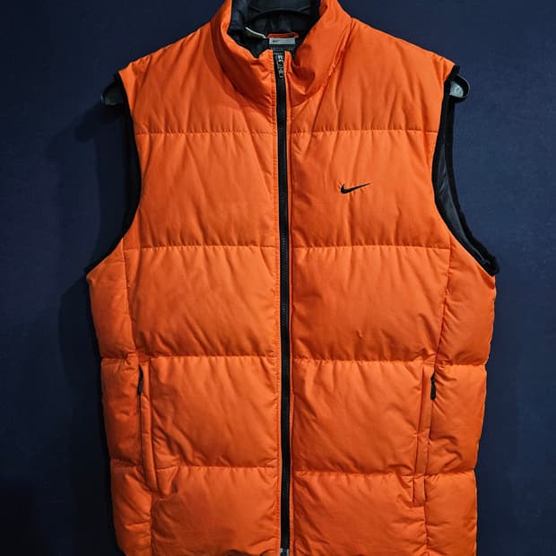 나이키 오렌지컬러 남성 넉넉한 100 덕다운 베스트 