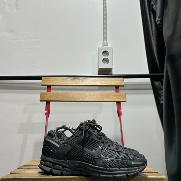 245) 나이키 운동화 여성 여자 신발 에어 줌 보메로 그레이