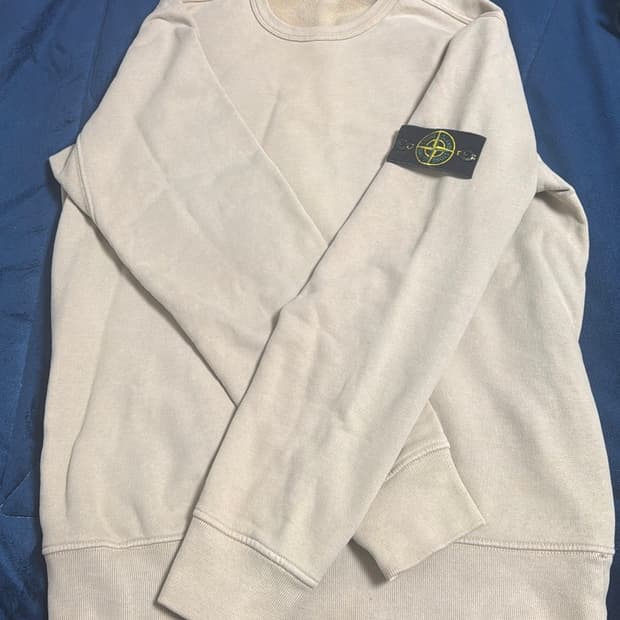 스톤아일랜드 베이지 맨투맨