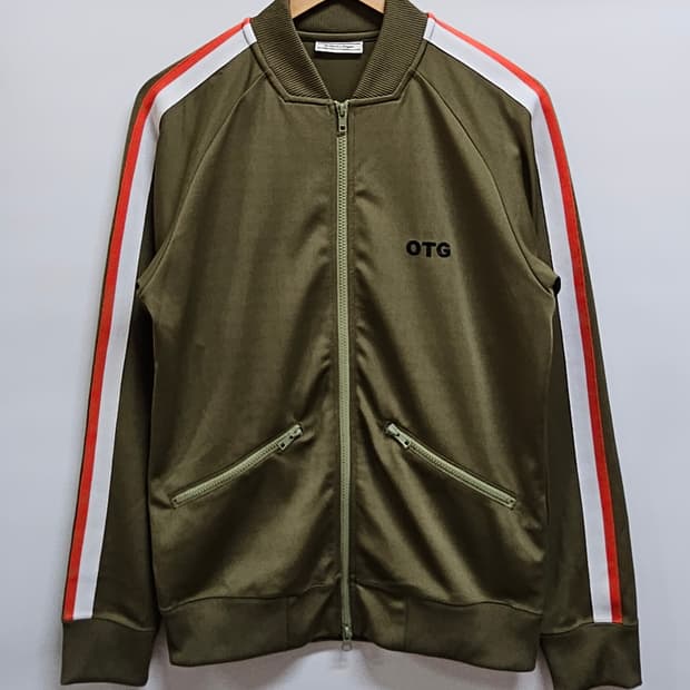 오니츠카타이거 올리브 트랙탑져지 L