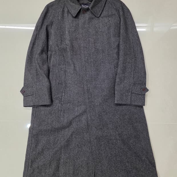 버버리 헤링본 트위드 코트