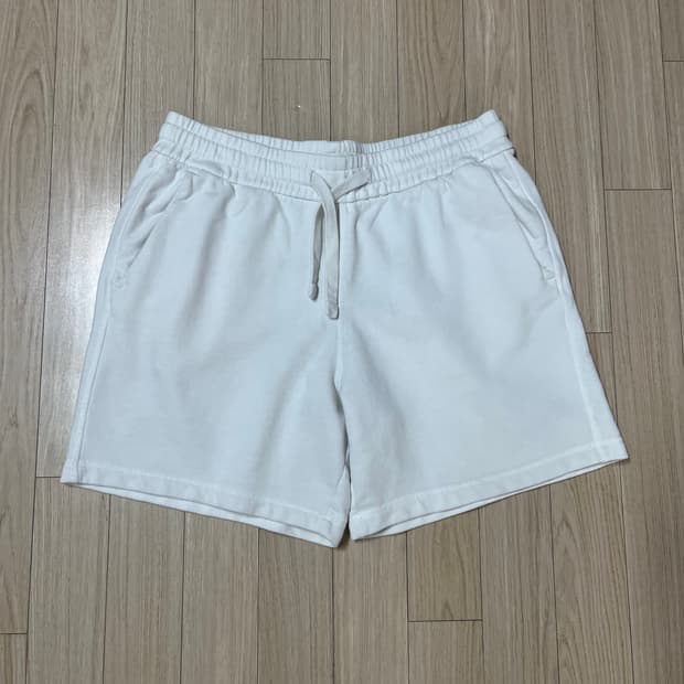 코스 반바지