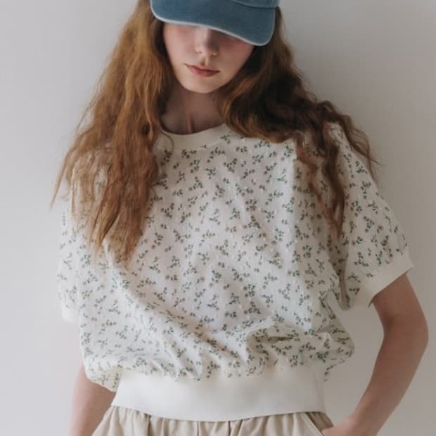 SIENNE 시엔느 플라워 패턴 반팔 블라우스 Flower Sweatsh