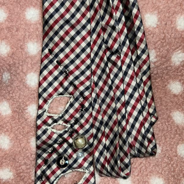 돌아가는 개미 넥타이