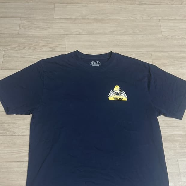 팔라스 트라이-피크 티셔츠 네이비