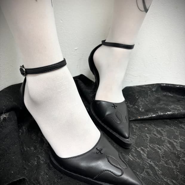 “Vintage” Cross Detail Gothic Mood Shoes