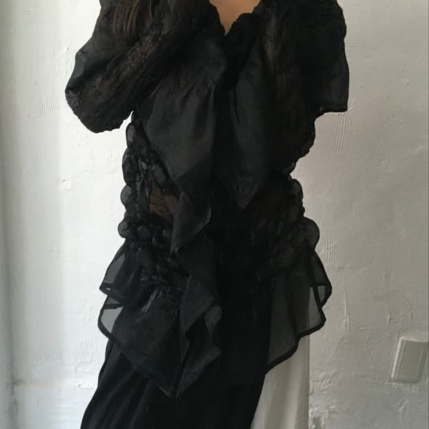 ISSEY MIYAKE 이세이미야케 블랙 오프숄더 플리츠 가디건