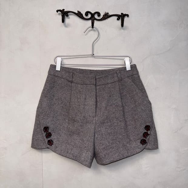O’2ND lavender button wool short pants