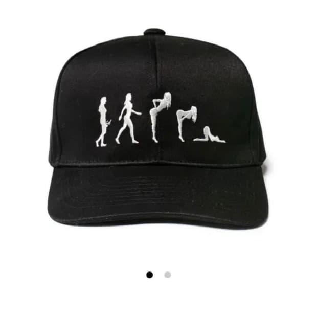빨간줄 모자 구해봅니다!!