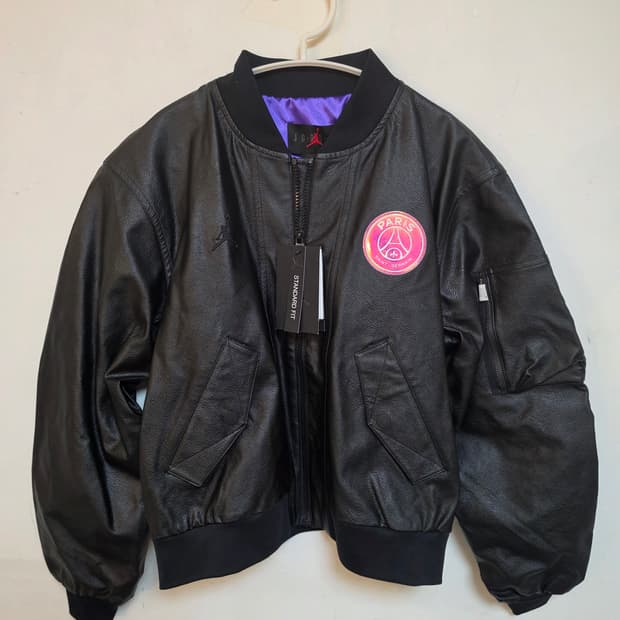 조던 파리생제르망 여성 레더 봄버 자켓 85(M) 새상품
