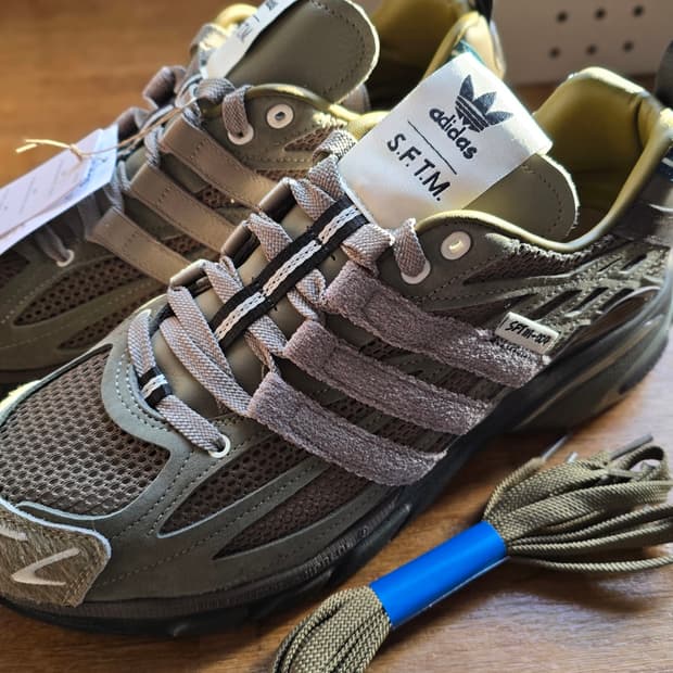 새상품) 아디다스 × 송포더뮤트 쿠션 285mm 판매 합니다.
새상품 이